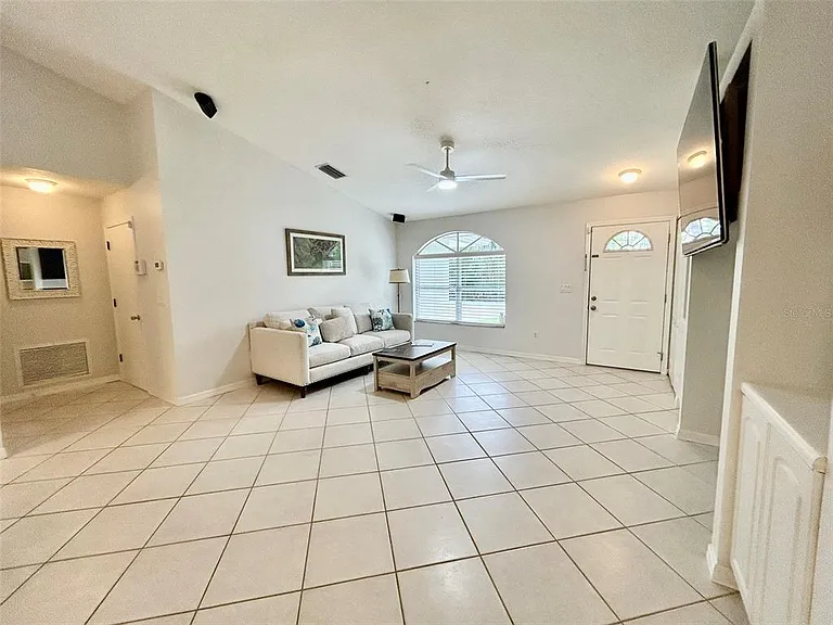 142 Solana St — Photo 4