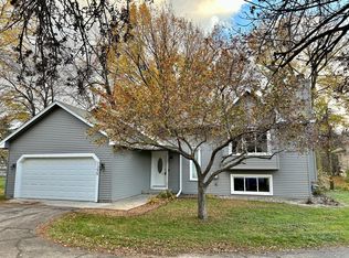 7395 Williams Ln, Eden Prairie, MN 55346