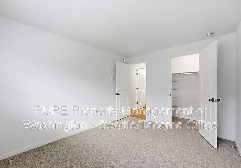 6601 S 8th St — Photo 25