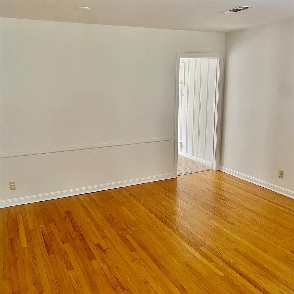 3 bed, 2.0 bath, 1656 sqft, $2,300 — Photo 4