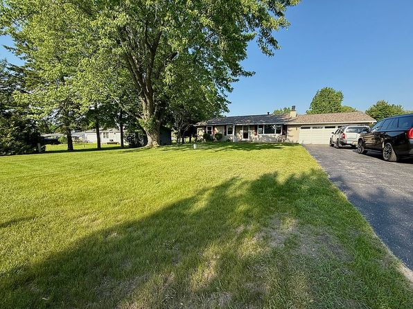 856 Meadow Dr