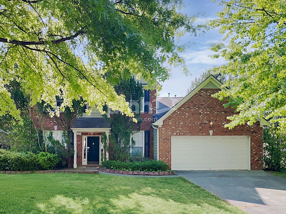 1st image of 1530 Parkcrest Ln