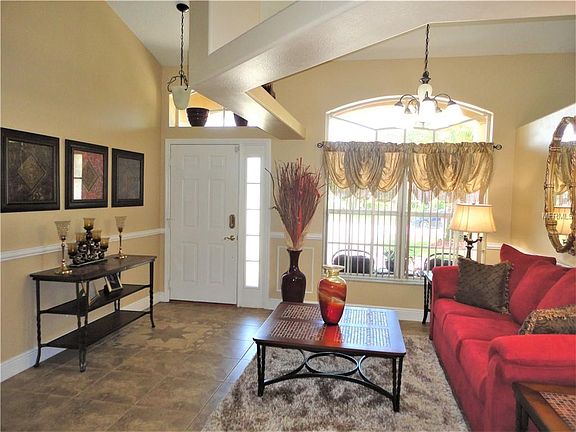 2nd image of 3808 Opal Cir