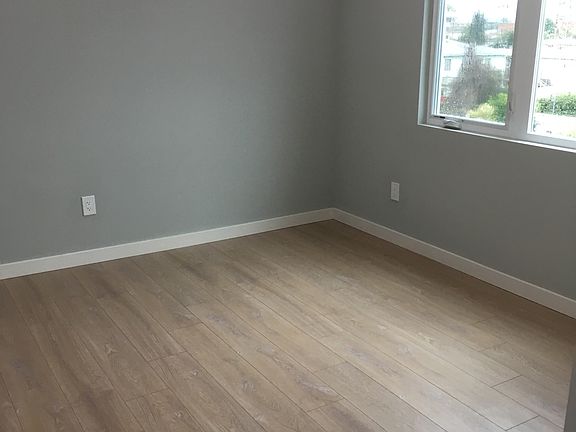 5th image of 648 N Serrano Ave