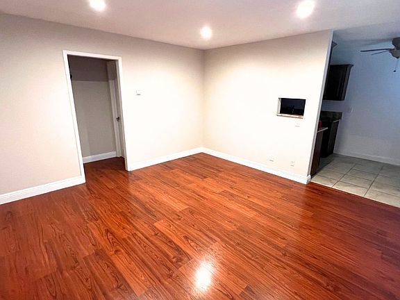 3rd image of 2235 1/2 Grand Ave #2235-1/2