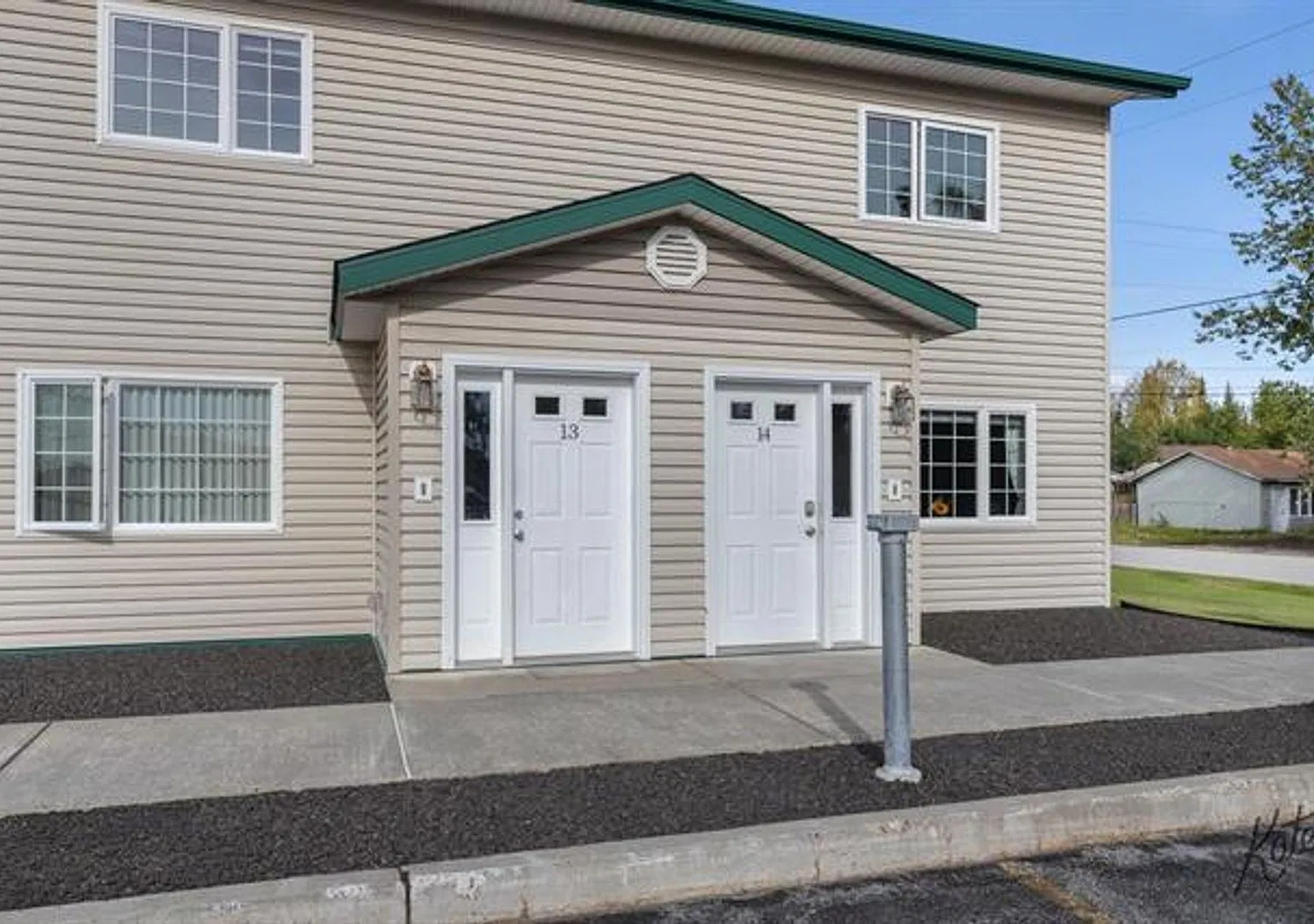 2 bedroom townhouse for rent in Aurora — Photo 1
