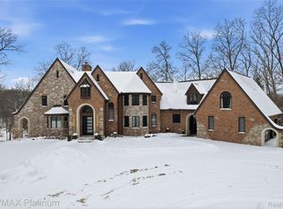 11205 Redberry Ct, Whitmore Lake, MI 48189