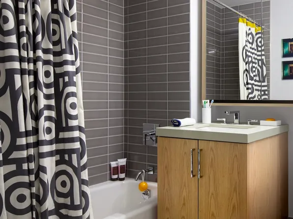 505 West 29th Street image 4 of 26