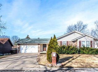 8 Barkwood Trails Dr, Saint Peters, MO