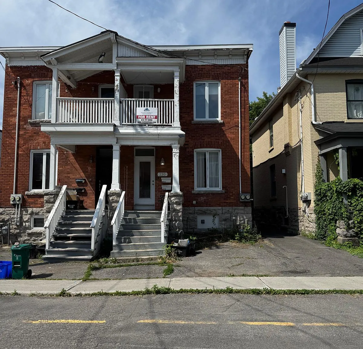 230 Percy Street - 1 Bedroom + Den - Move-In Ready! — Photo 1