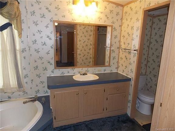 5th image of 551 Lakedale Dr