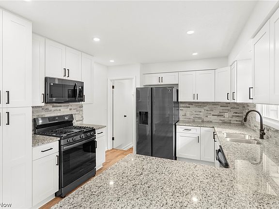 5th image of 529 Warren Ave