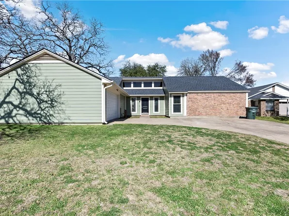 2214 Lobo Dr, Bryan, TX 77807