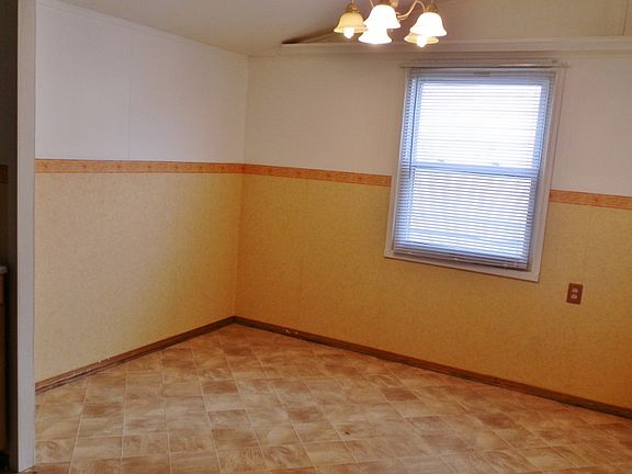 4th image of 2724 W 6th St
