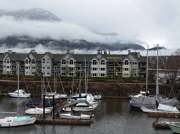 1468 Pemberton Ave #202, Squamish, BC V8B 0K2
