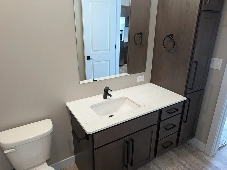 Elm 26 — Photo 24