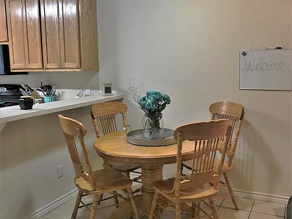 5th image of 909 Crepe Myrtle St