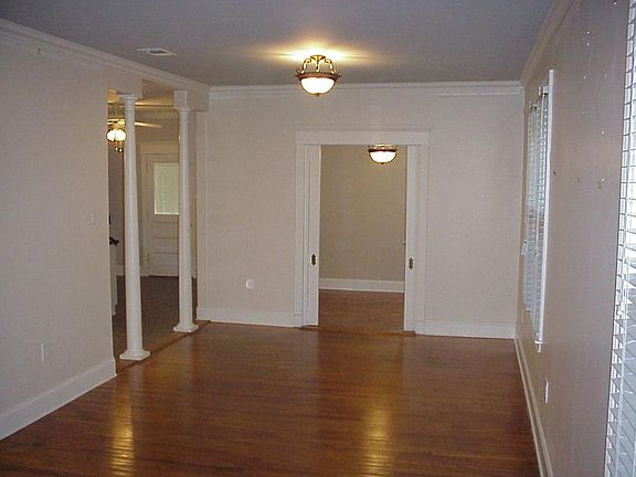 5th image of 1427 Rutland St