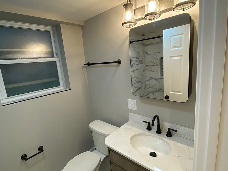 5524 W Sunnyside Ave #G — Photo 11