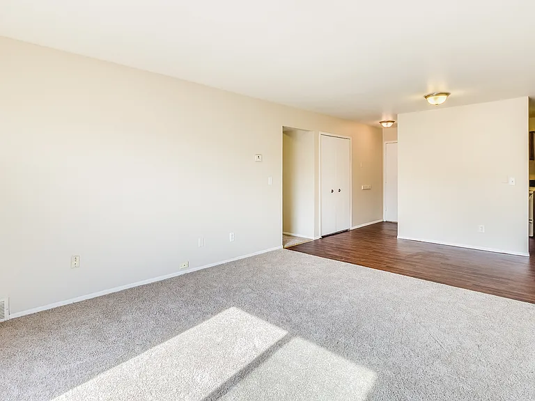 55 Suzanne Dr — Photo 10