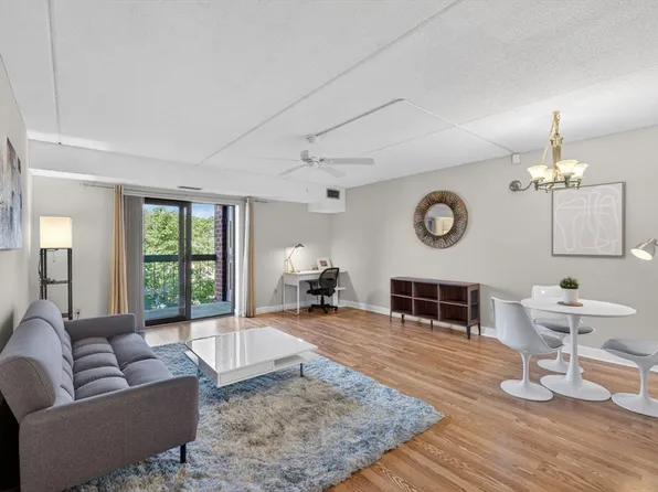 159 Main St APT 54A, Stoneham, MA 02180