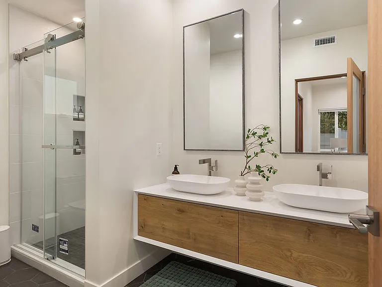 2701 Jalmia Dr — Photo 35