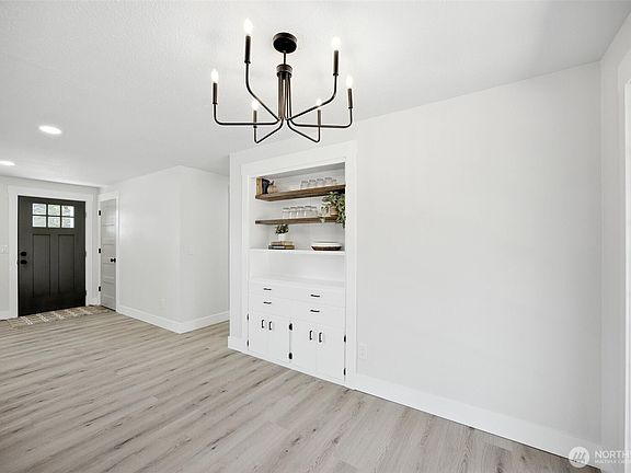 5th image of 12509 80th Avenue E