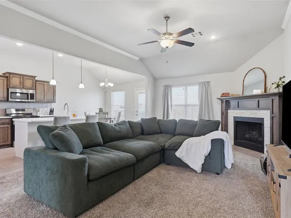 1730 Huntington Ct, Newcastle, OK 73065
