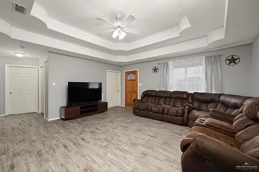 2 bed, 2.0 bath, 1243 sqft, $2,000 — Photo 4