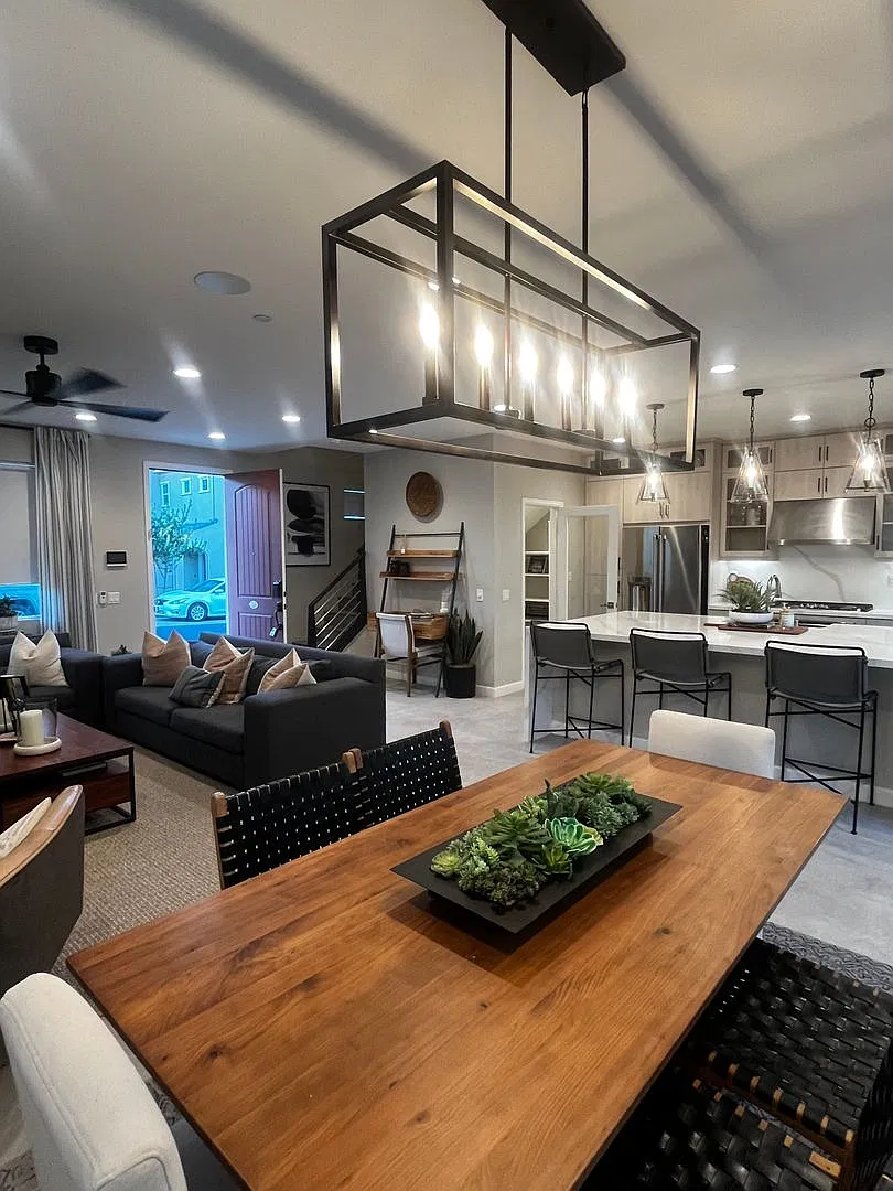 Shows Better Than A Model Home Fully Furnished & Move-In Ready! — Photo 2