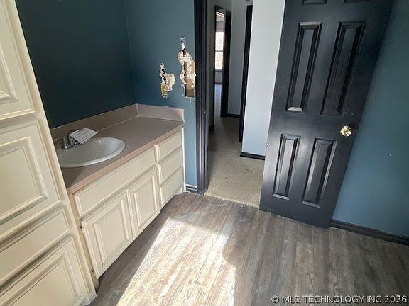 2nd image of 3510 S Country Club Rd