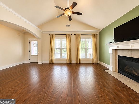 5th image of 220 Ryan Ln