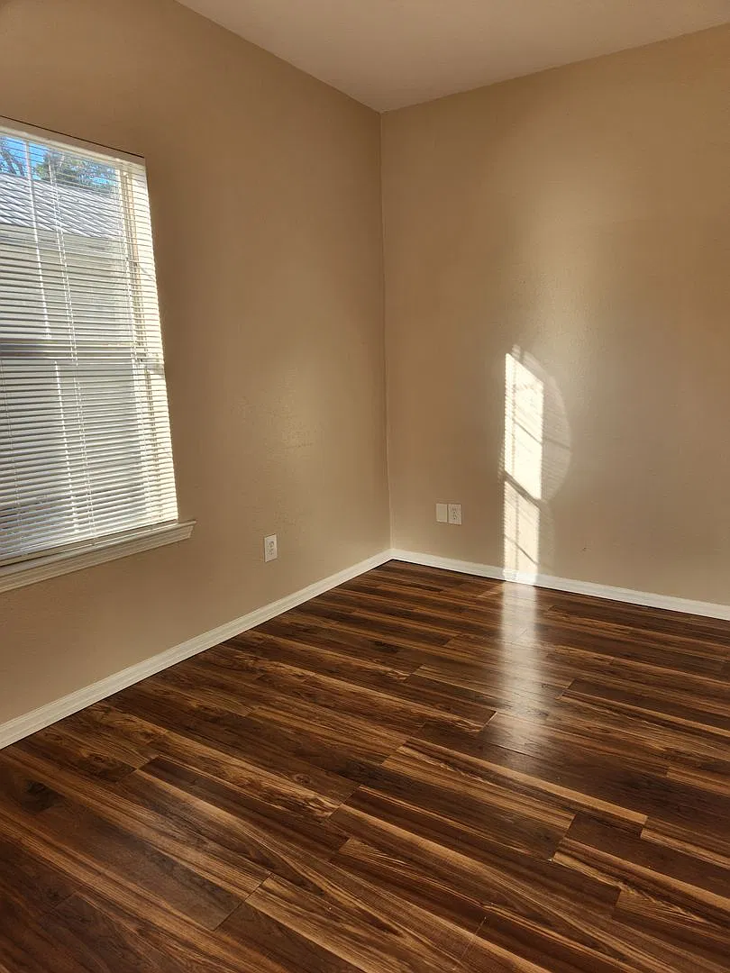 House for Rent — Photo 2