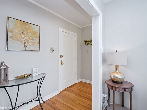 2nd image of 4318 W Lawrence Ave APT 2S