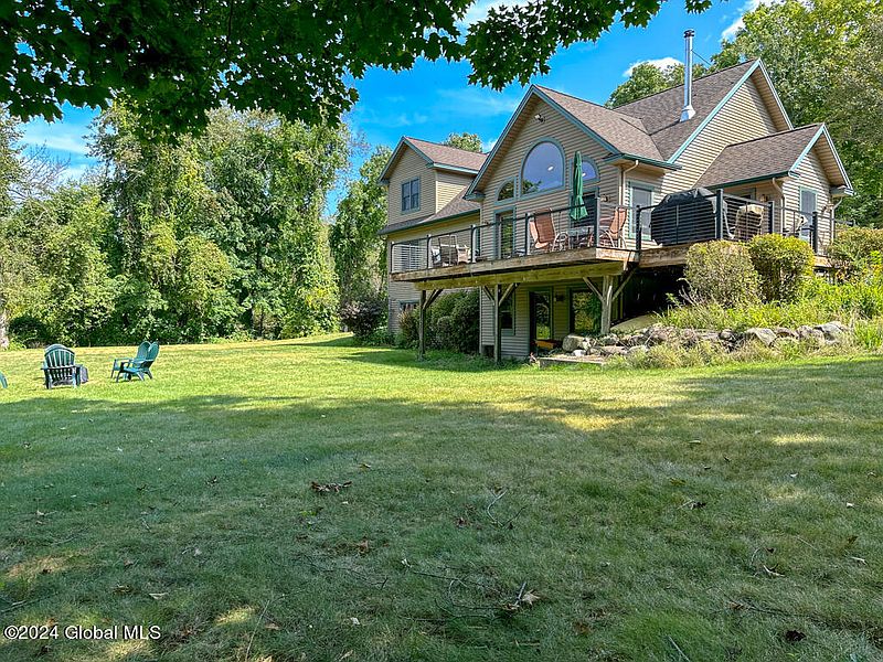2nd image of 4 Hillman Road