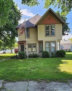 211 W John St, Newberry, MI, 49868