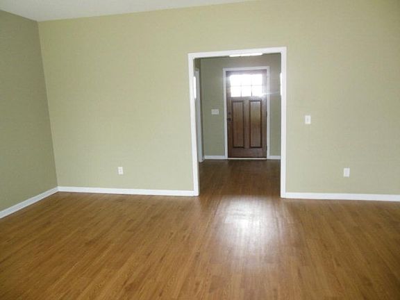 2nd image of 101 Canyons Ct