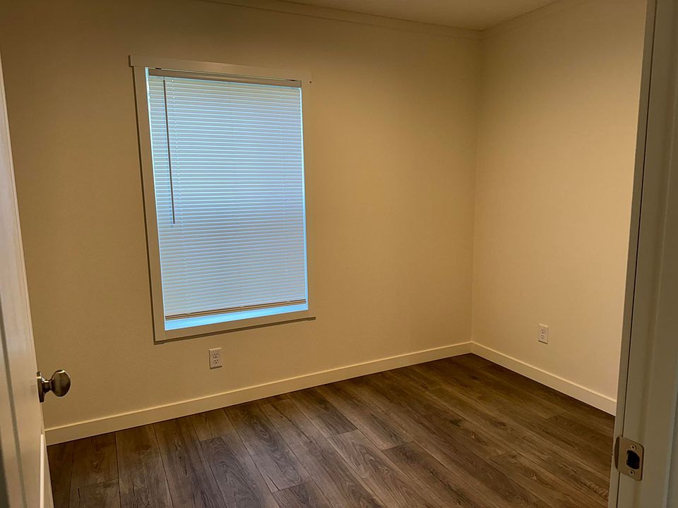 1st image of 7414 NE 133rd Ave