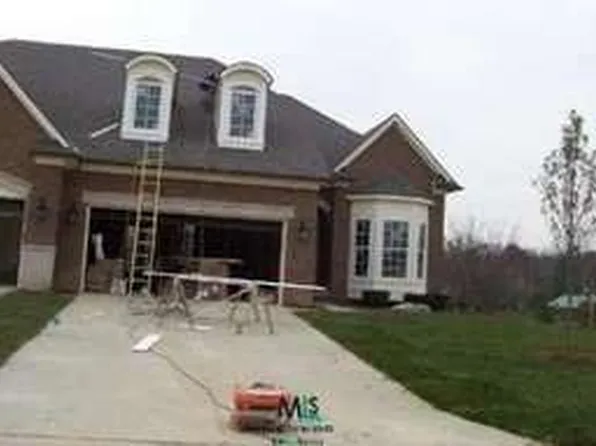 21246 Lilac Ln, Clinton Township, MI 48036
