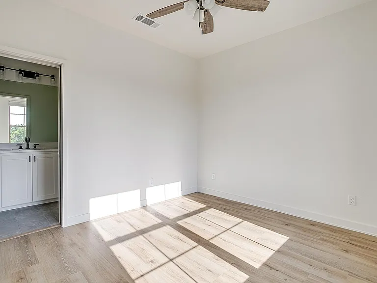 3223 S University Dr — Photo 24