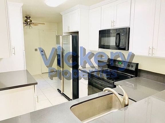 3rd image of 4109 Amberwood Cir