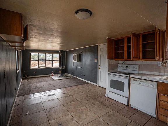 5th image of 110 Cochise Dr
