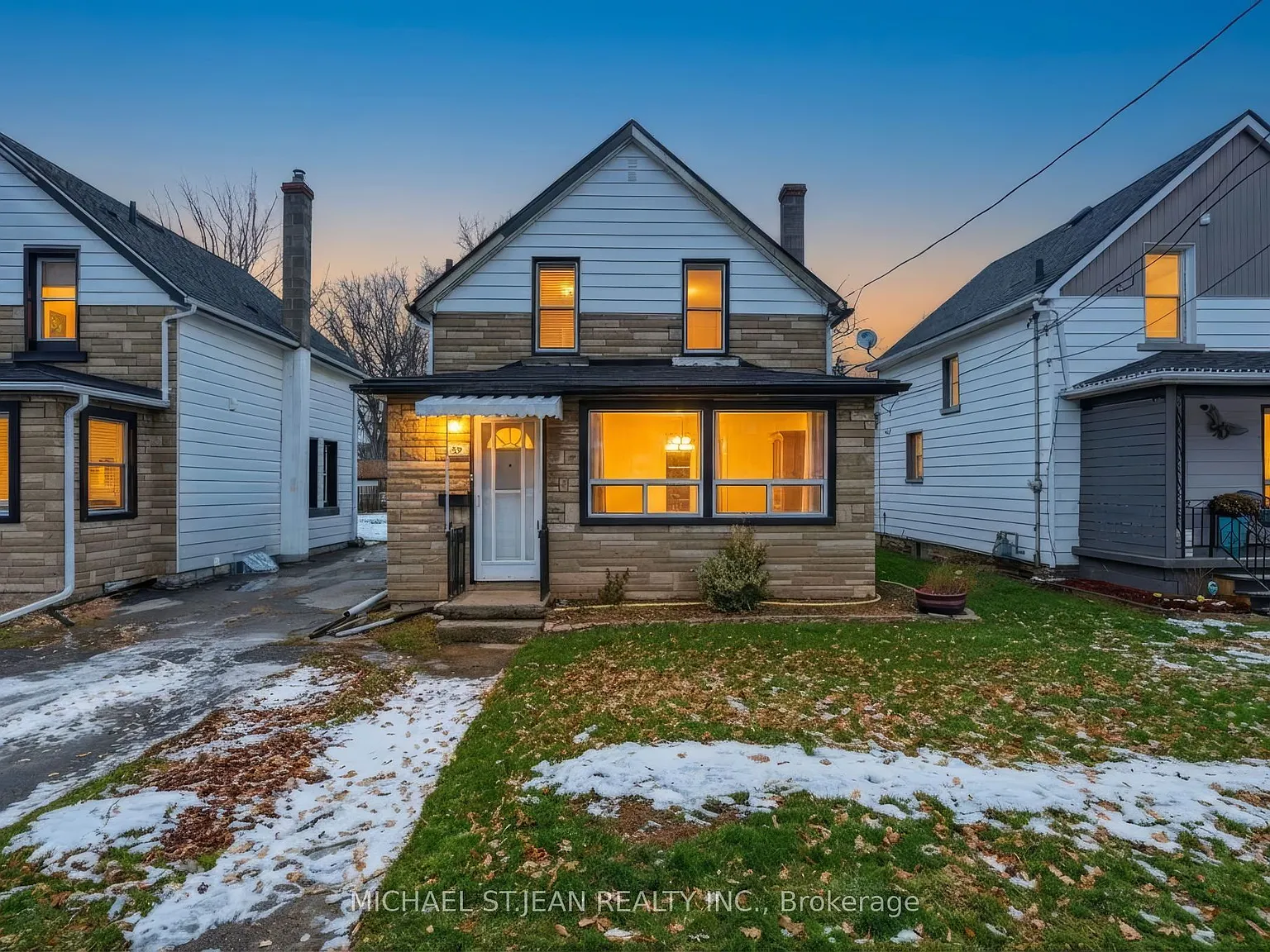 3 bed, $2,200 — Photo 1