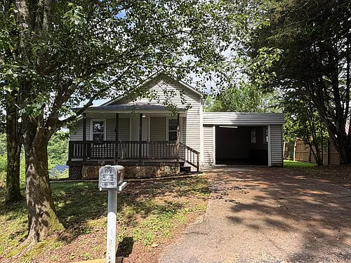 169 3rd St Photo 1