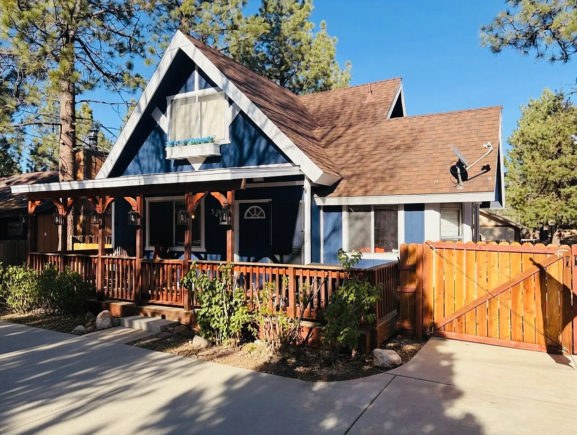 Building Photo - 344 Downey Dr