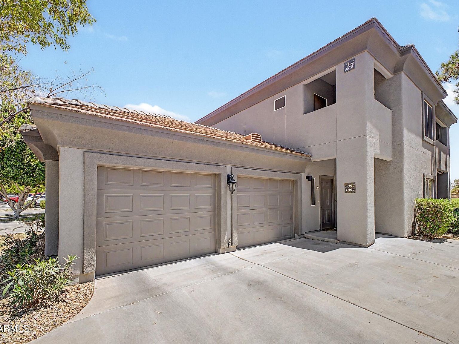 7401 W ARROWHEAD CLUBHOUSE Drive #2087
