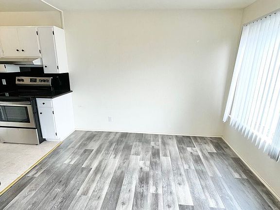 5th image of 470 Warren Dr #11393962