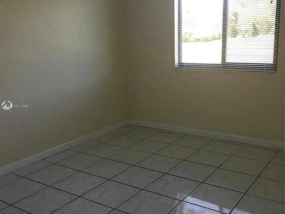 5th image of 10574 Royal Palm Blvd