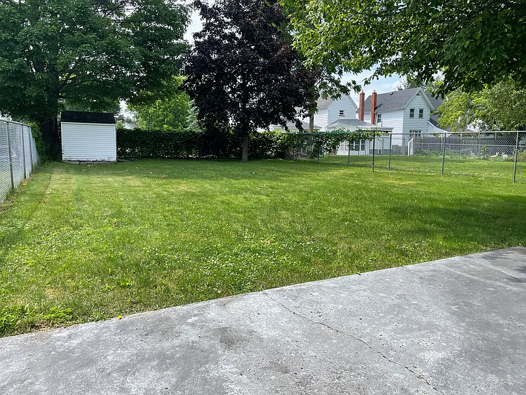 120 Hutchins St — Photo 8
