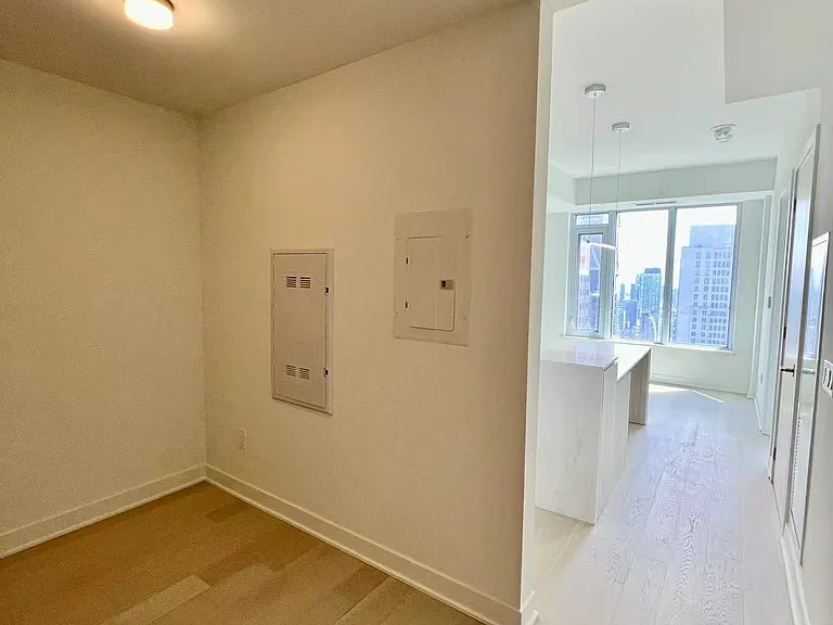 11 Yorkville Ave #4108 — Photo 9